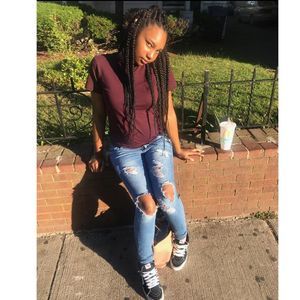 Meet your Posher, Monique